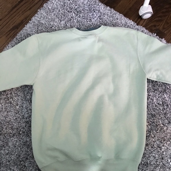 Light green crew neck sweater - Picture 2 of 3